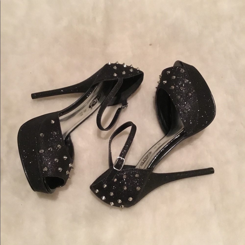 Cute heels 👠 🖤👠🖤👠